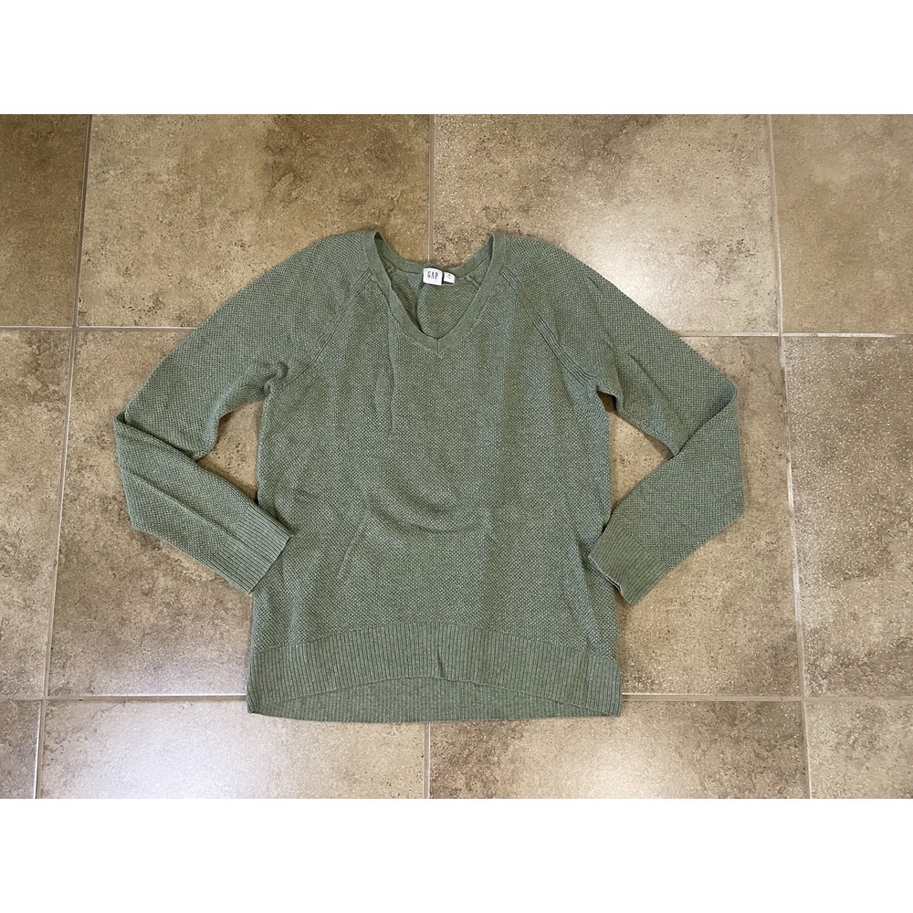 GAP V-Neck Womens Sz M Pullover Knit Sweater Hunter Green Long Sleeve